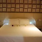 Melpo Antia &