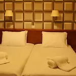 Aparthotel Melpo Antia &