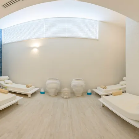 Aparthotel Melpo Antia &