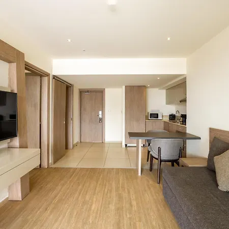 Melpo Antia & 아파트호텔