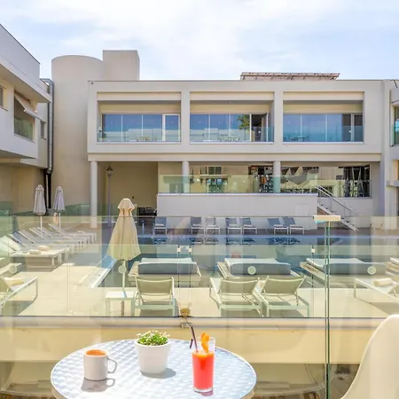 아파트호텔 Melpo Antia &