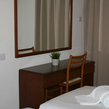 Melpo Antia & 아이아 나파