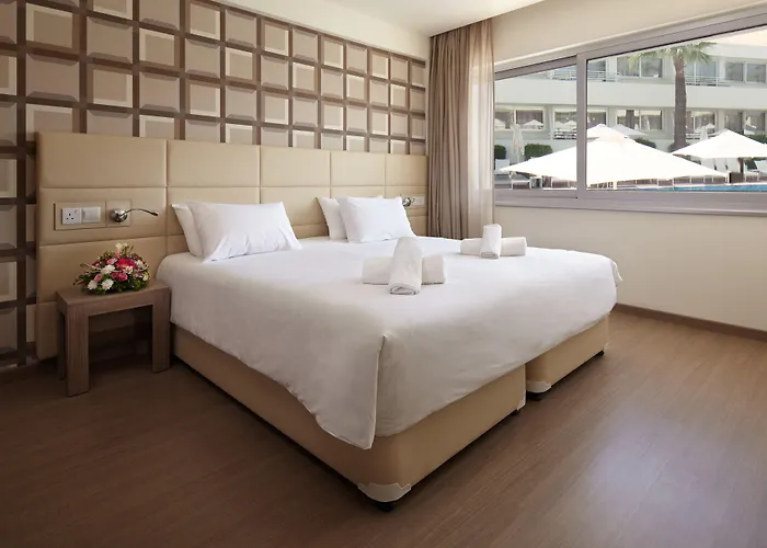 Aparthotel Melpo Antia & 4*