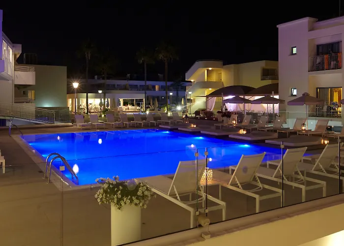 Melpo Antia & Aparthotel 4*