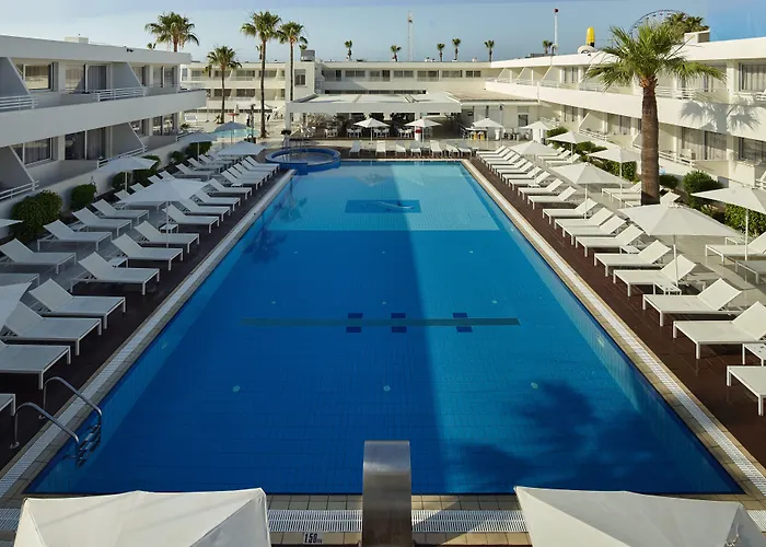 Aparthotel Melpo Antia &